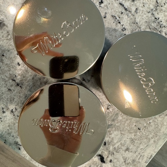 3 White Barn Leaves Scented 3 wick Candles - Picture 3 of 6